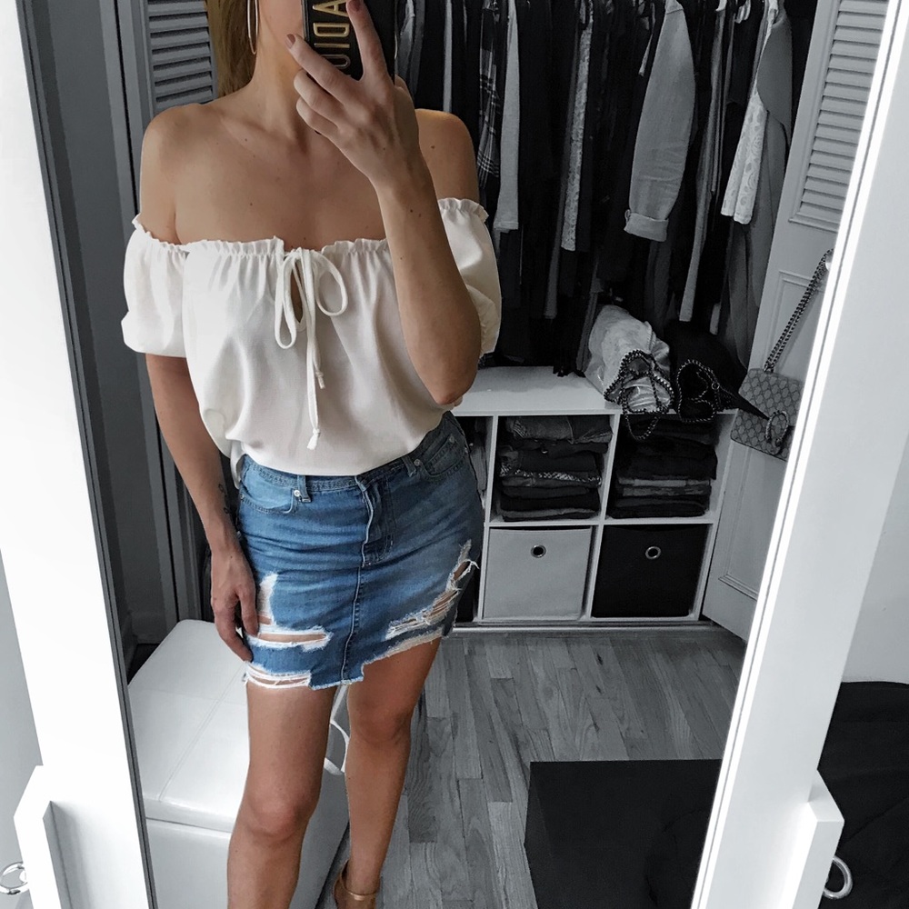 LAST 2✨FLORENCE Off Shoulder Top in White - Picture 1 of 6